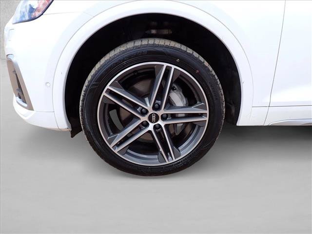 Used 2022 Audi Q5 e Prestige AWD/4WD image 7