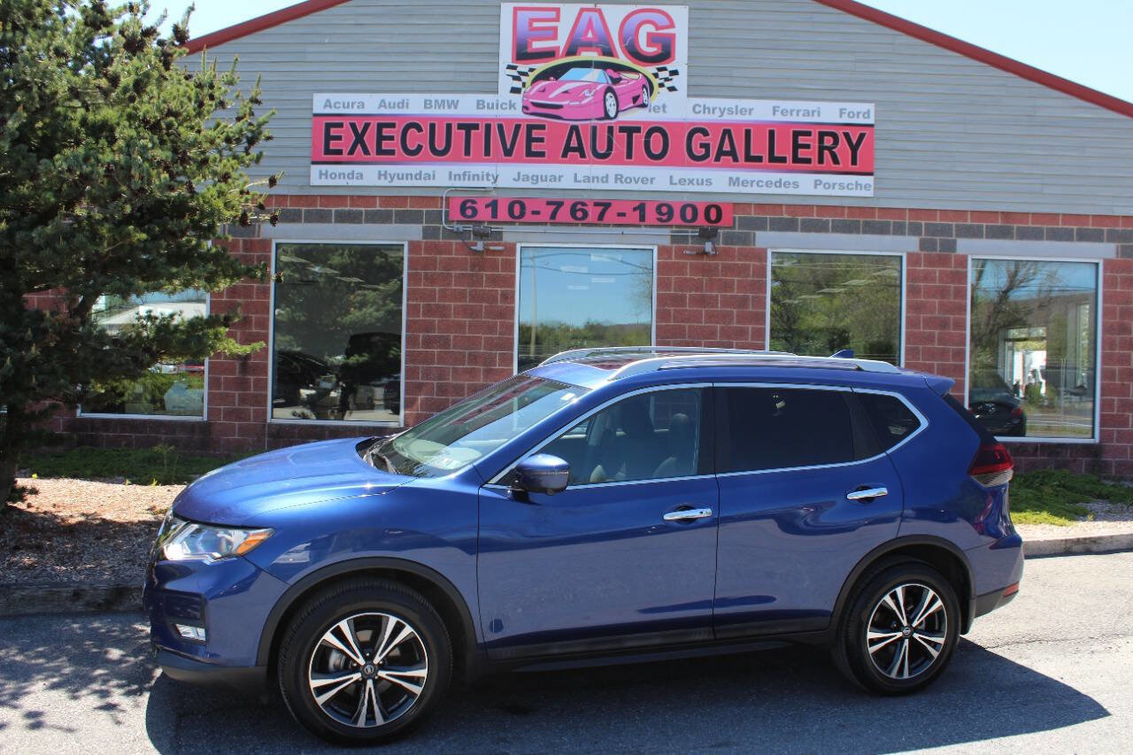 Used 2020 Nissan Rogue SV w/ Sun & Sound Touring Package AWD/4WD image 1