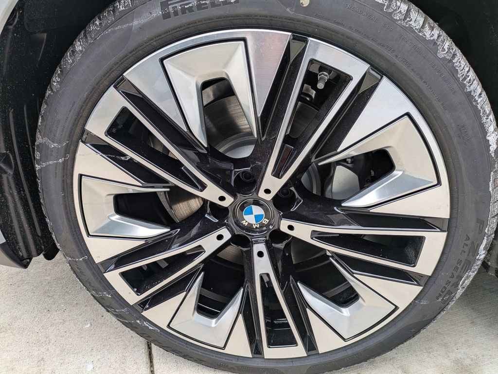 New 2026 BMW 530i xDrive w/ Premium Package AWD/4WD image 10