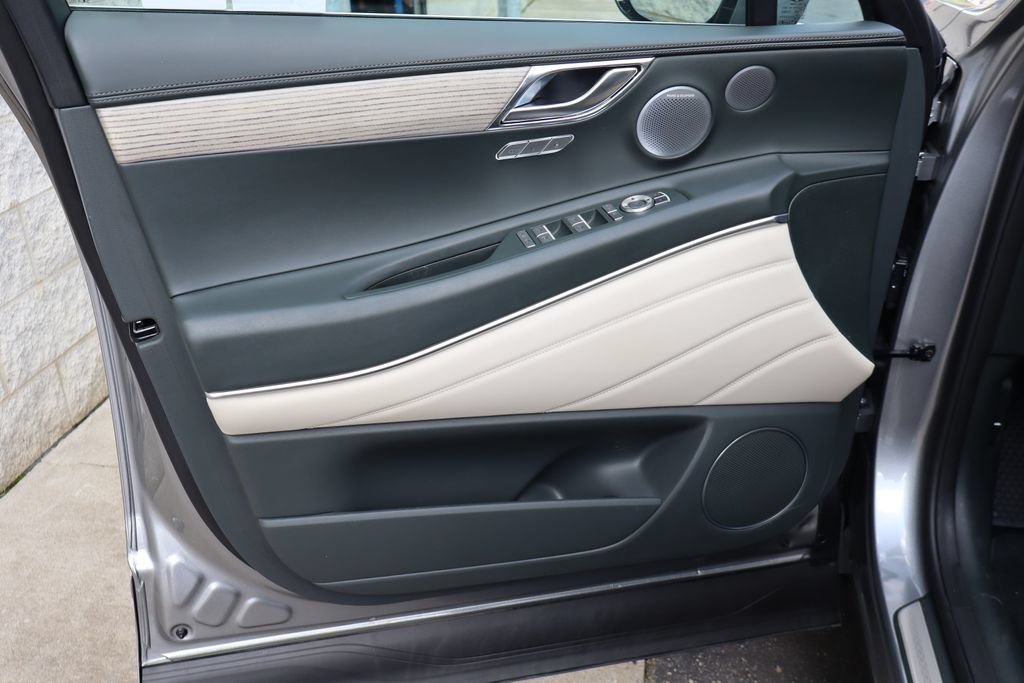 Used 2025 Genesis GV80 2.5T Prestige AWD/4WD image 18