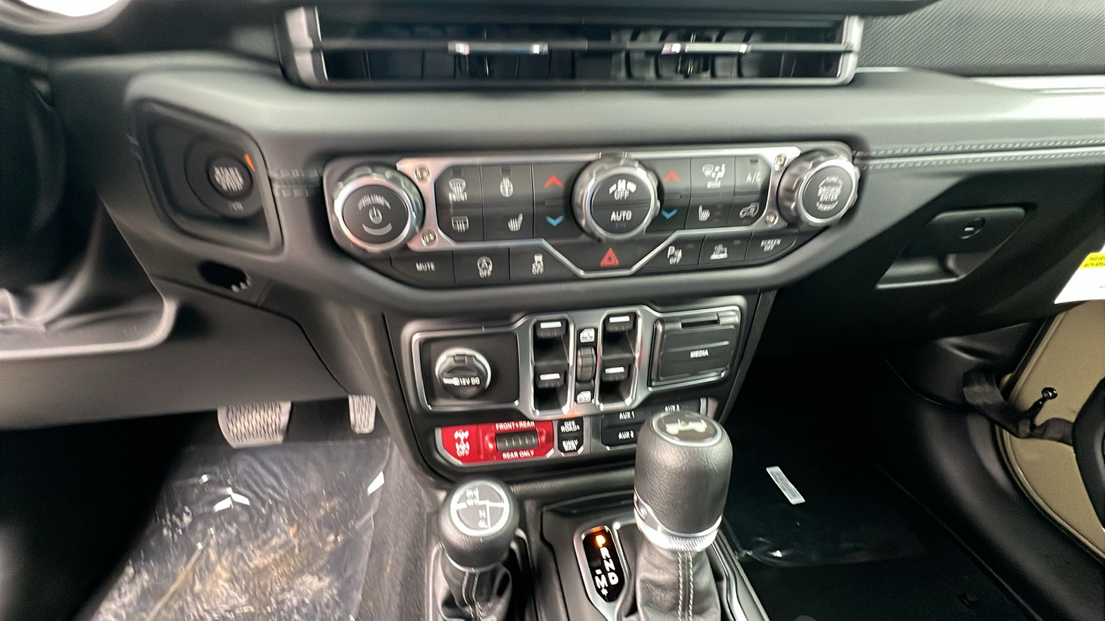 New 2026 Jeep Wrangler Unlimited Rubicon image 27