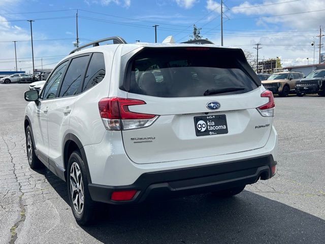 Used 2020 Subaru Forester Premium AWD/4WD image 11