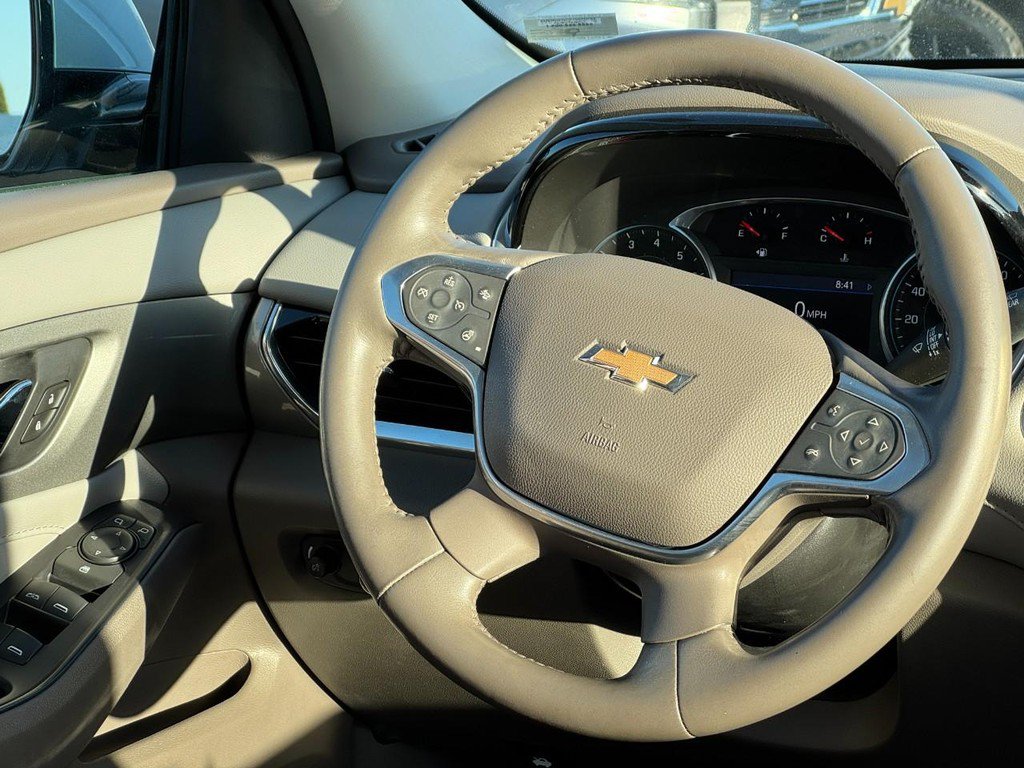 Used 2020 Chevrolet Traverse LT w/ Driver Confidence II Package AWD/4WD image 13