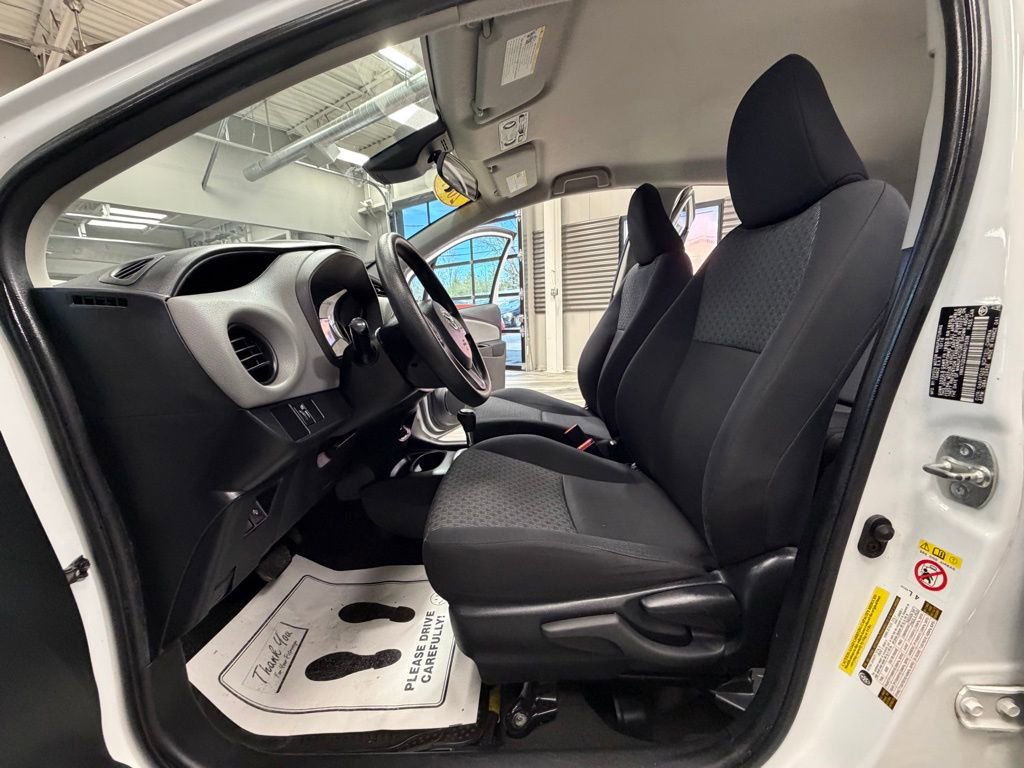 Used 2017 Toyota Yaris L image 51