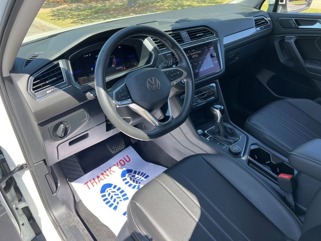 Used 2022 Volkswagen Tiguan SE AWD/4WD image 14