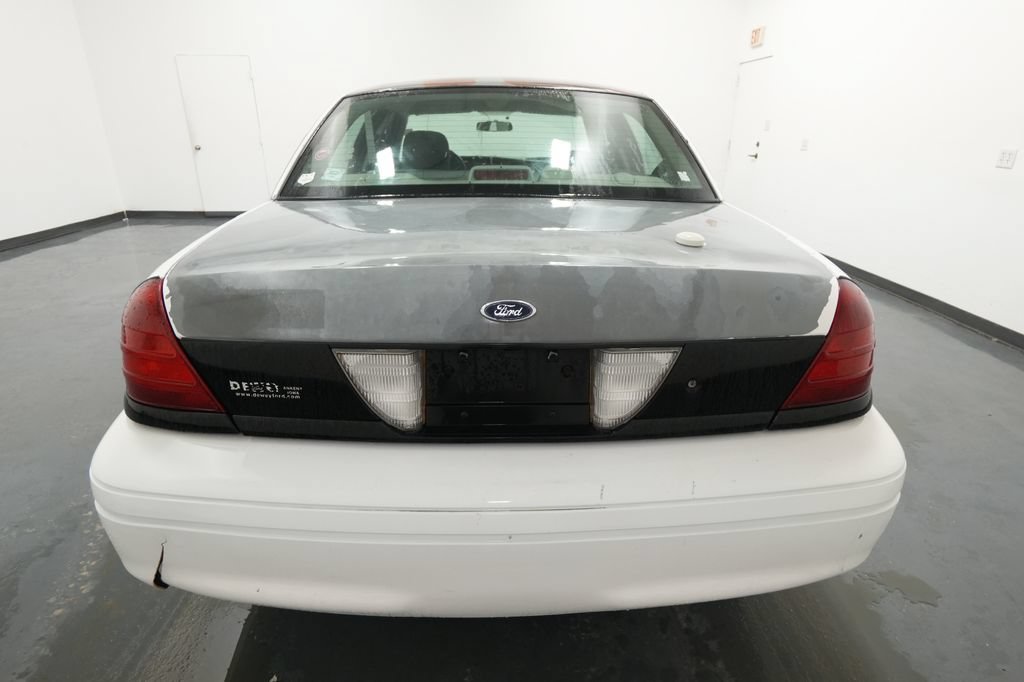 Used 2004 Ford Crown Victoria Police Interceptor RWD image 6