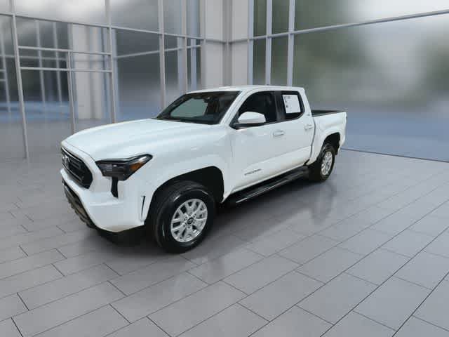 Used 2026 Toyota Tacoma SR5 AWD/4WD image 4