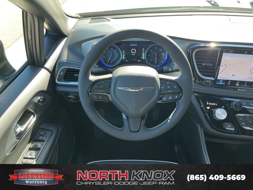 New 2026 Chrysler Pacifica Limited image 14