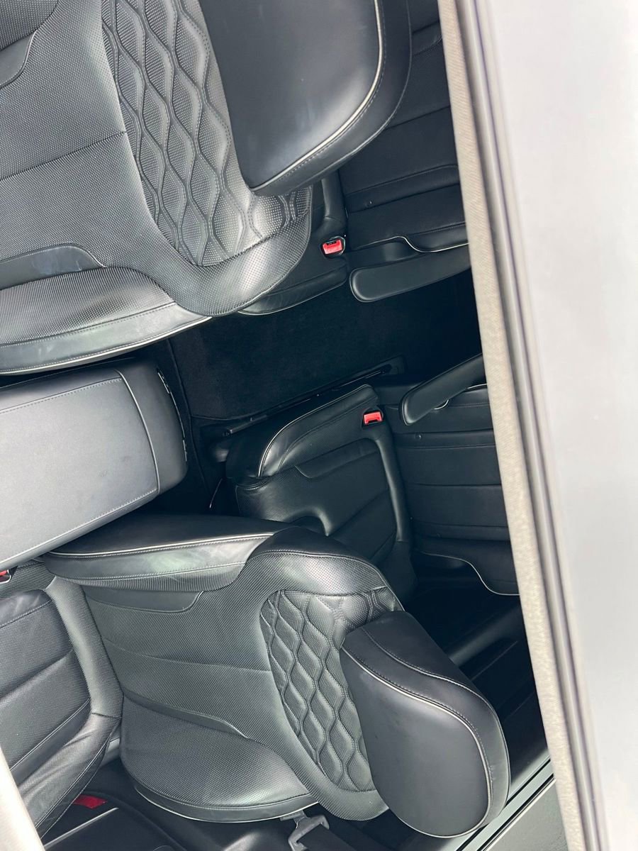 Used 2022 Hyundai Palisade Limited w/ Cargo Package image 12