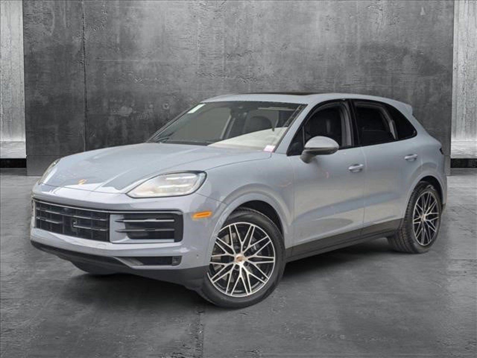 Used 2025 Porsche Cayenne image 1