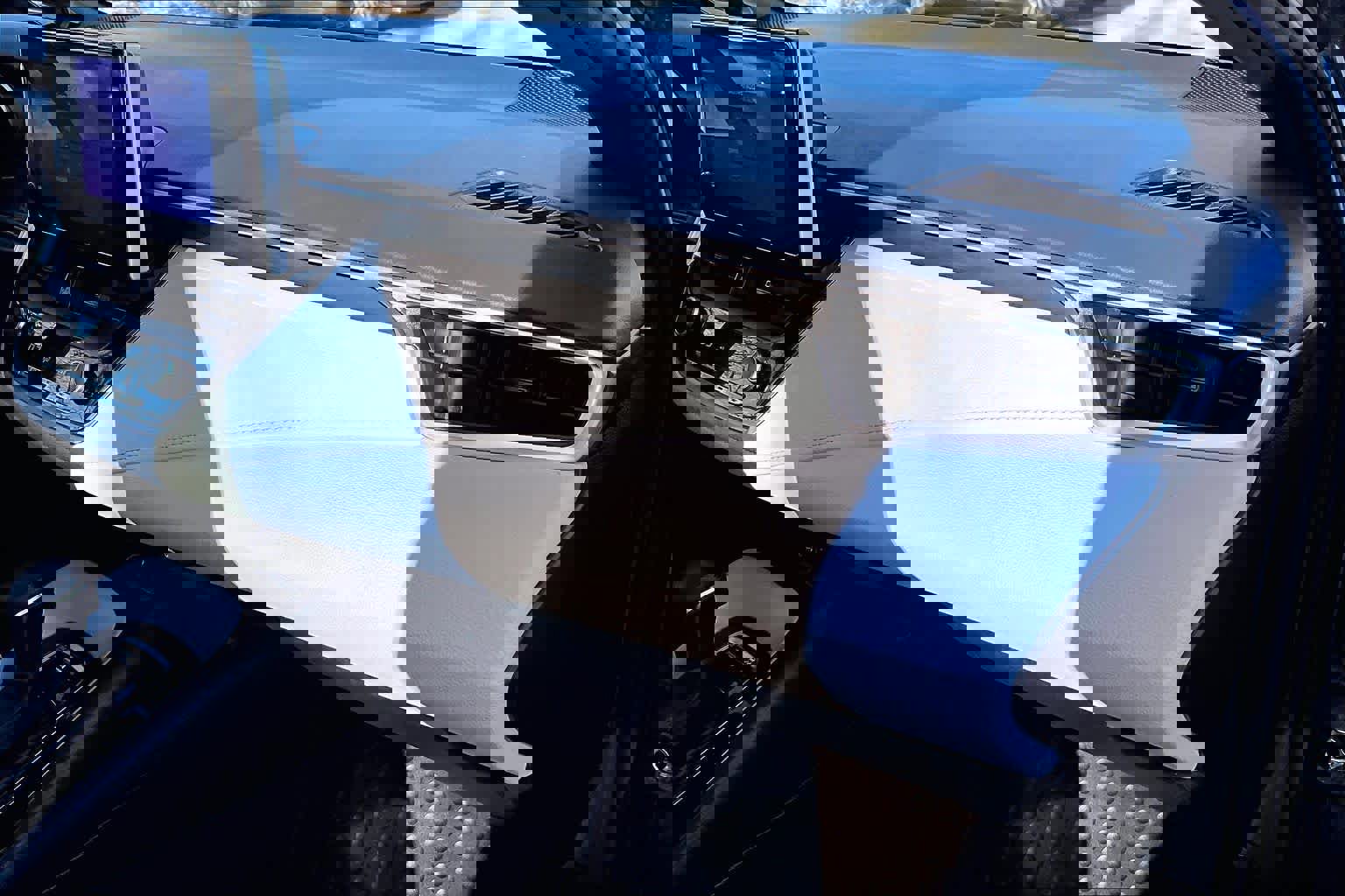 Certified 2023 Toyota Corolla SE w/ SE Premium Package image 18