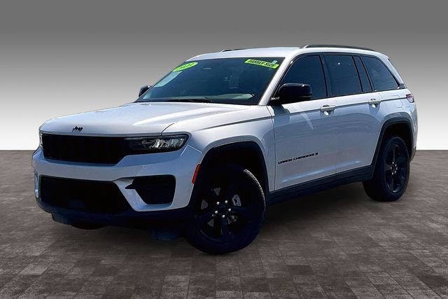 Used 2023 Jeep Grand Cherokee Altitude AWD/4WD image 1