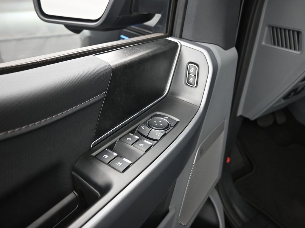 New 2025 Ford F150 Lightning Flash AWD/4WD image 10