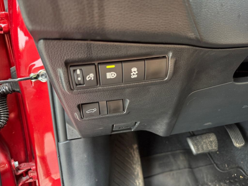 Certified 2026 Toyota Corolla Cross XLE w/ Convenience Package AWD/4WD image 30