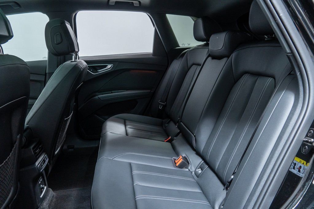 Used 2025 Audi Q4 e-tron Premium Plus w/ Premium Plus image 27