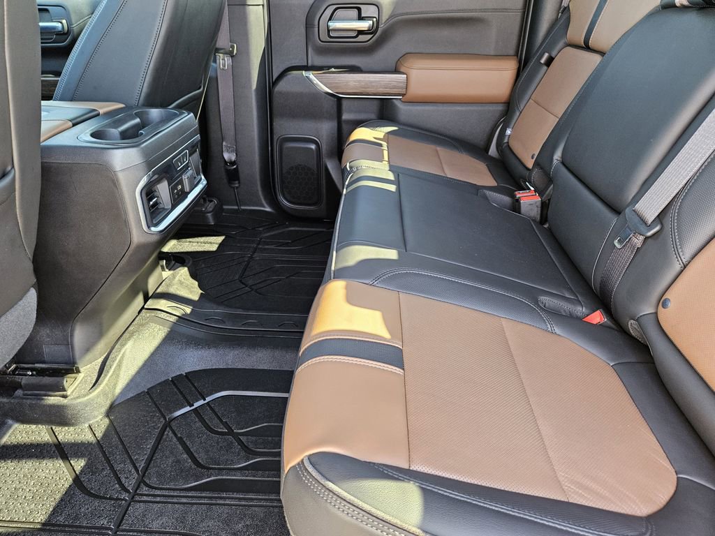 Used 2020 Chevrolet Silverado 1500 High Country w/ Technology Package AWD/4WD image 37