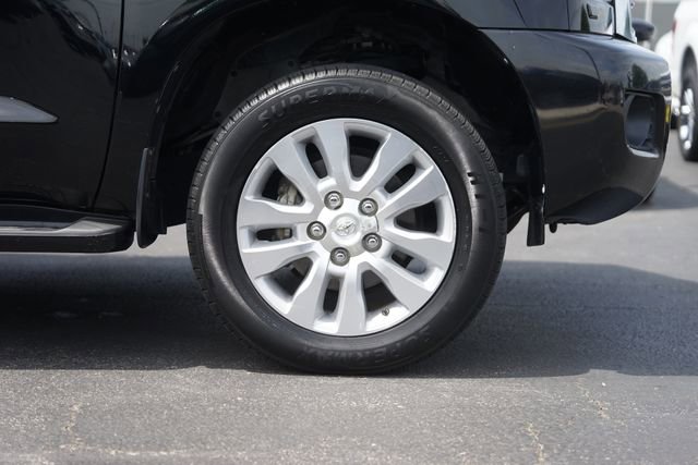 Used 2015 Toyota Sequoia Platinum AWD/4WD image 4