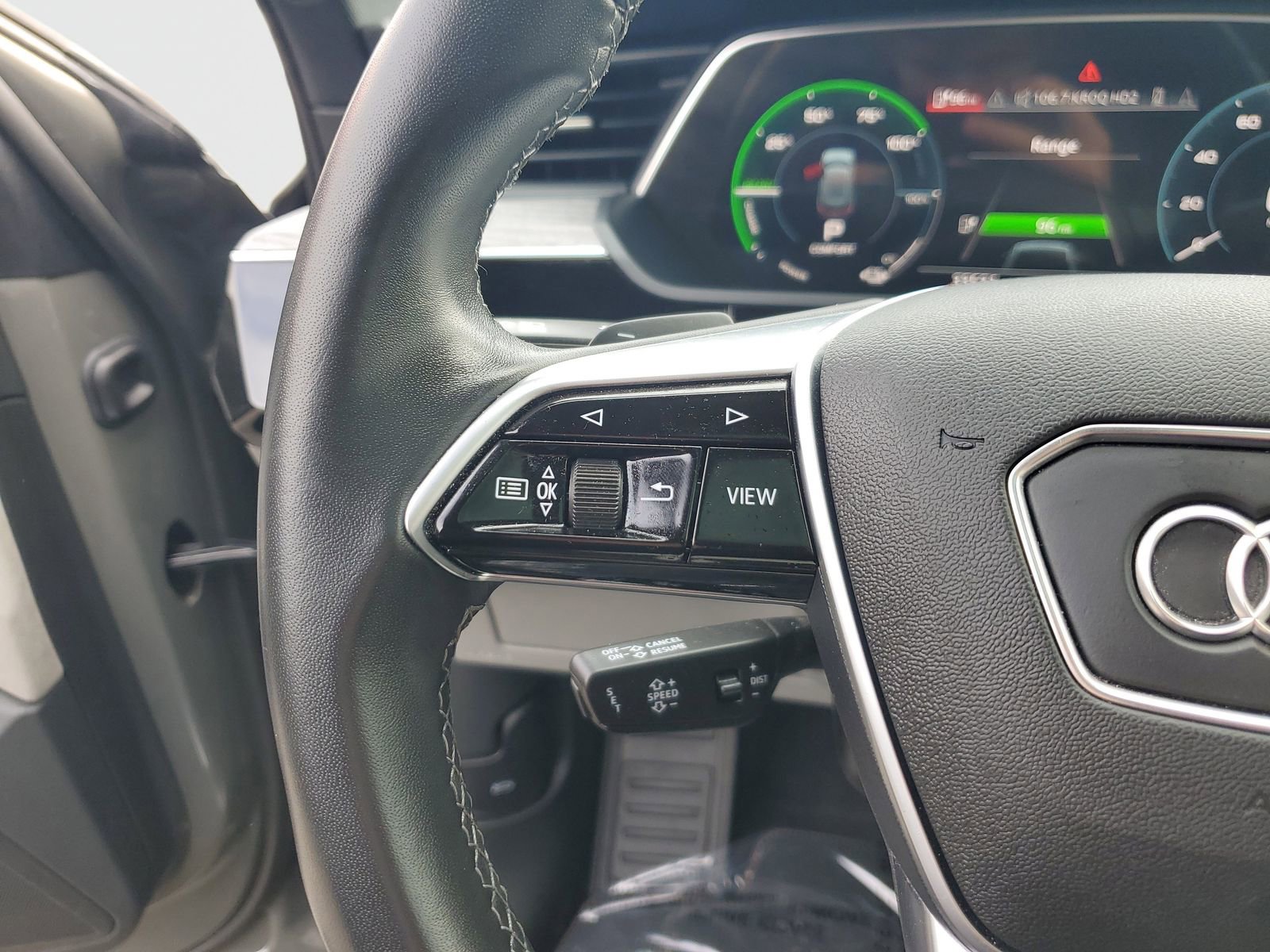 Used 2022 Audi e-tron Chronos image 24