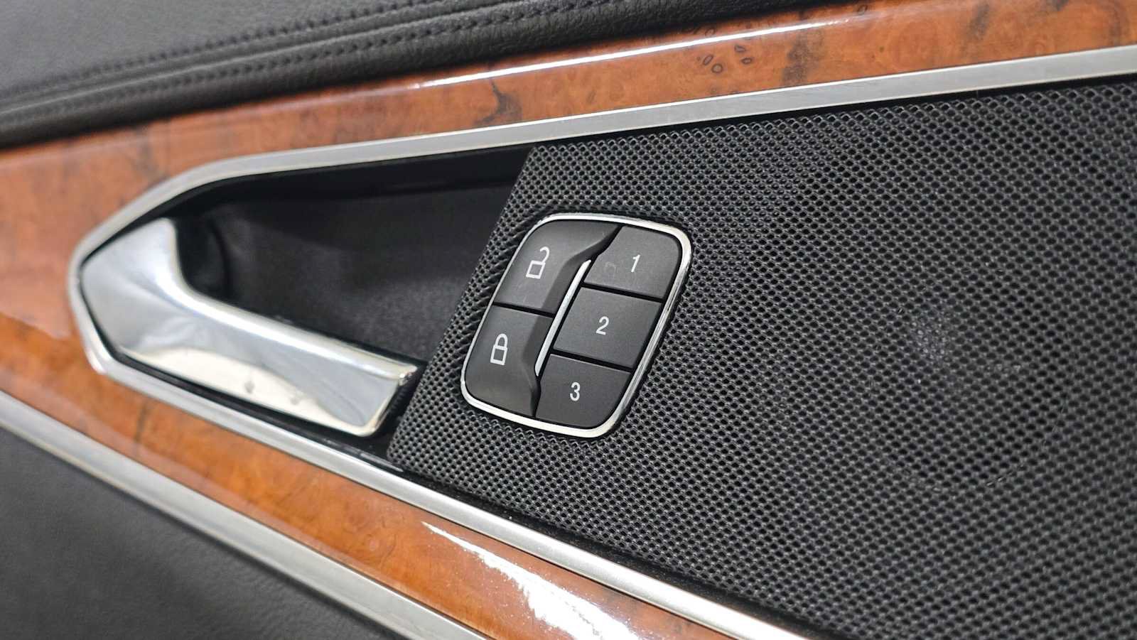 Used 2020 Lincoln Nautilus Reserve FWD image 23