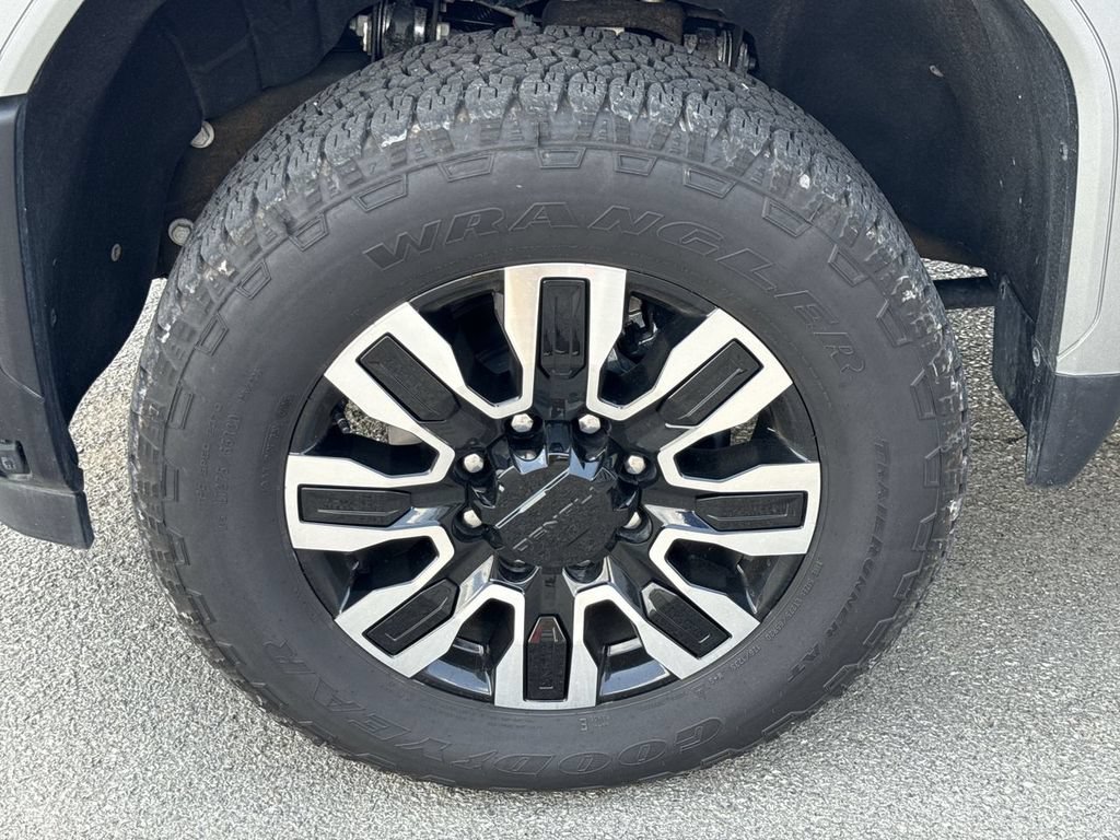 Used 2025 GMC Sierra 2500 Denali Ultimate AWD/4WD image 10