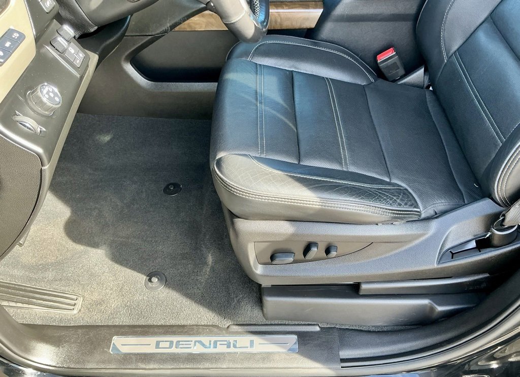 Used 2019 GMC Yukon XL Denali w/ Denali Ultimate Package image 40