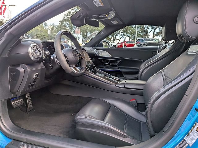 Used 2023 Mercedes-Benz SL 63 AMG 4MATIC w/ Driver Assistance Package image 17