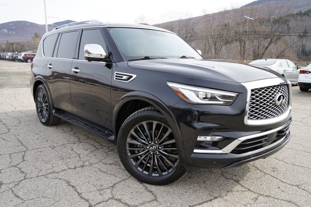 Used 2023 INFINITI QX80 Sensory w/ All-Season Package image 3
