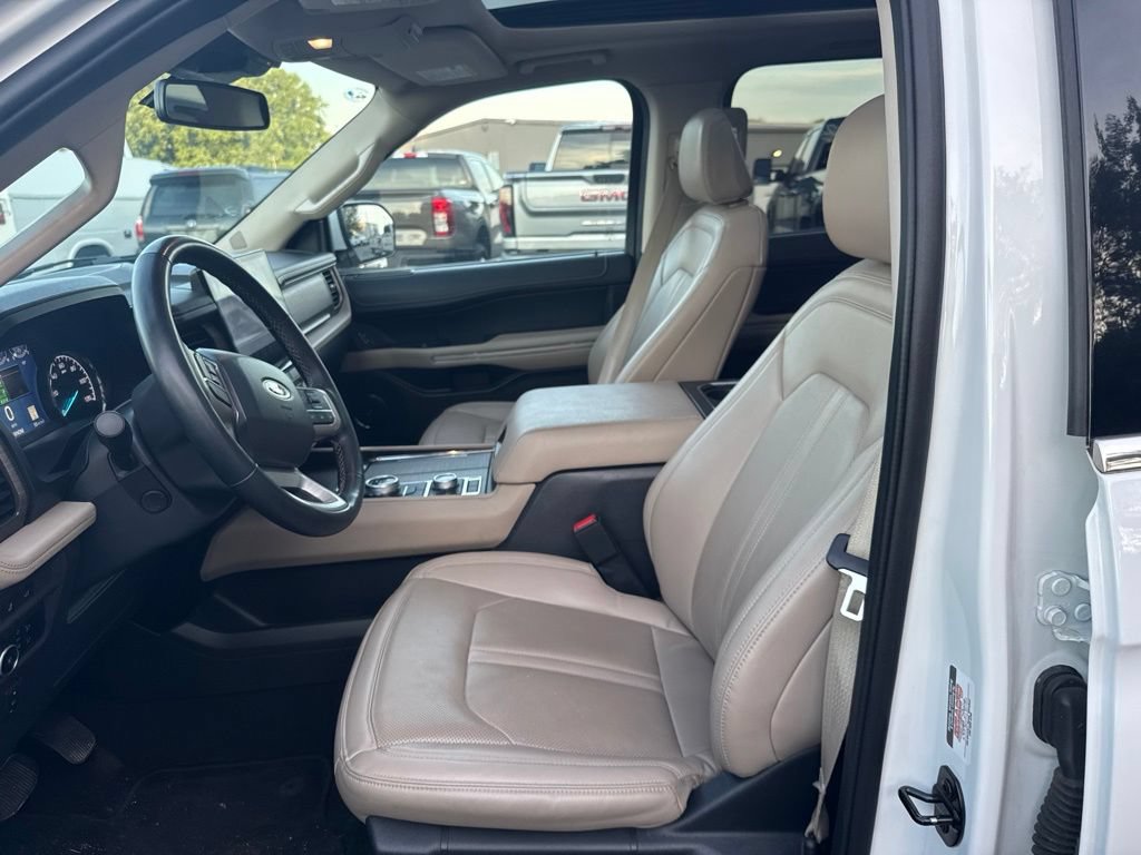Used 2024 Ford Expedition Limited AWD/4WD image 9