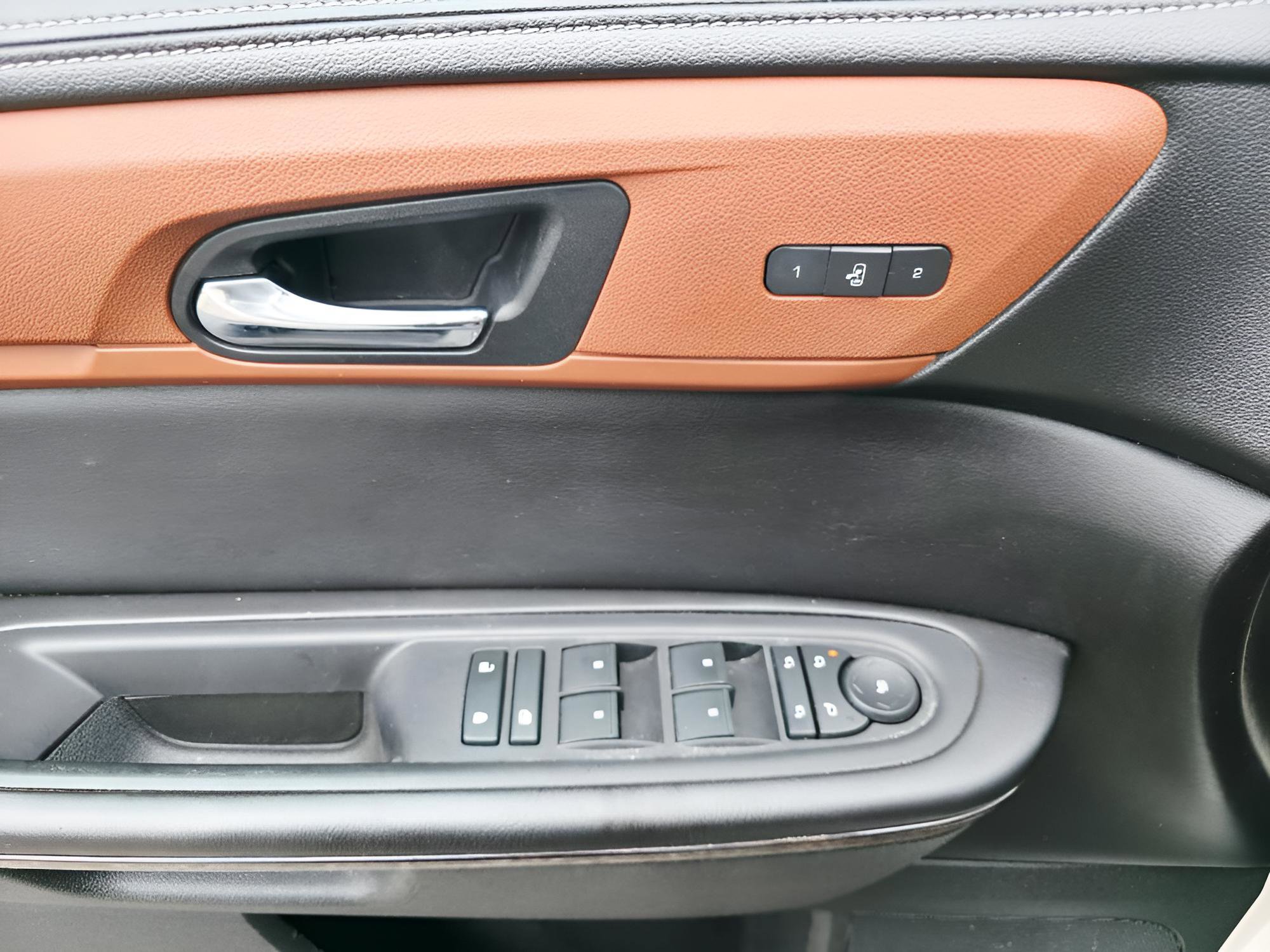 Used 2015 Chevrolet Traverse LTZ image 26