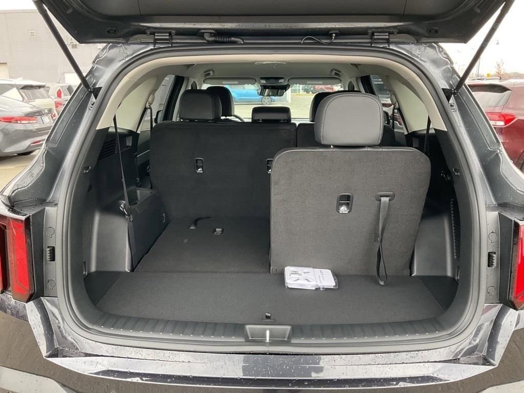 Certified 2025 Kia Sorento S AWD/4WD image 26