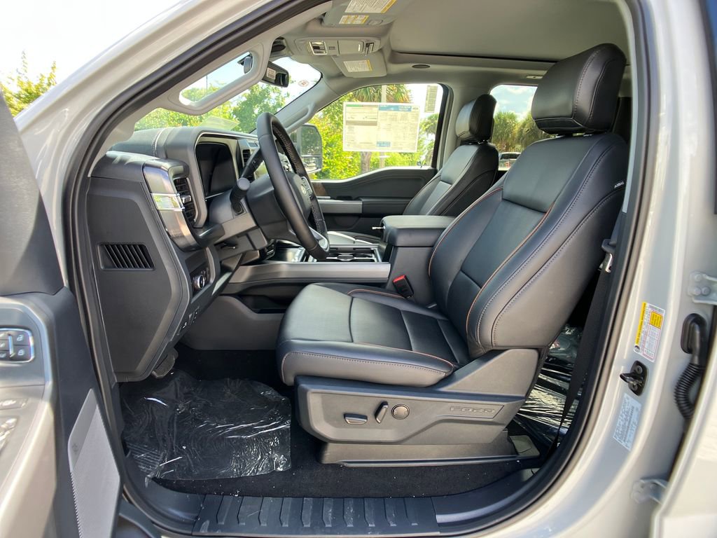 New 2026 Ford F250 Lariat w/ Black Appearance Package image 29