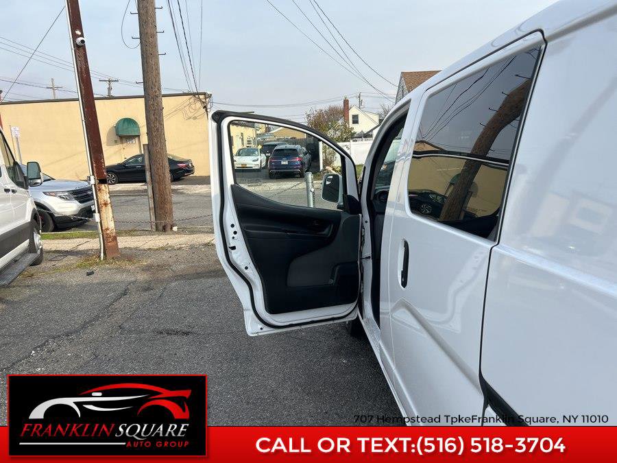 Used 2021 Nissan NV200 SV w/ Sliding Door Glass Package image 14