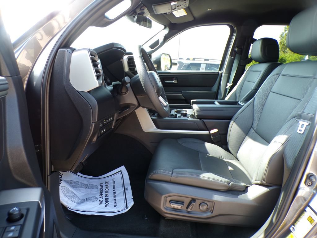 Used 2025 Toyota Tundra SR5 w/ SR5 Premium Package AWD/4WD image 13