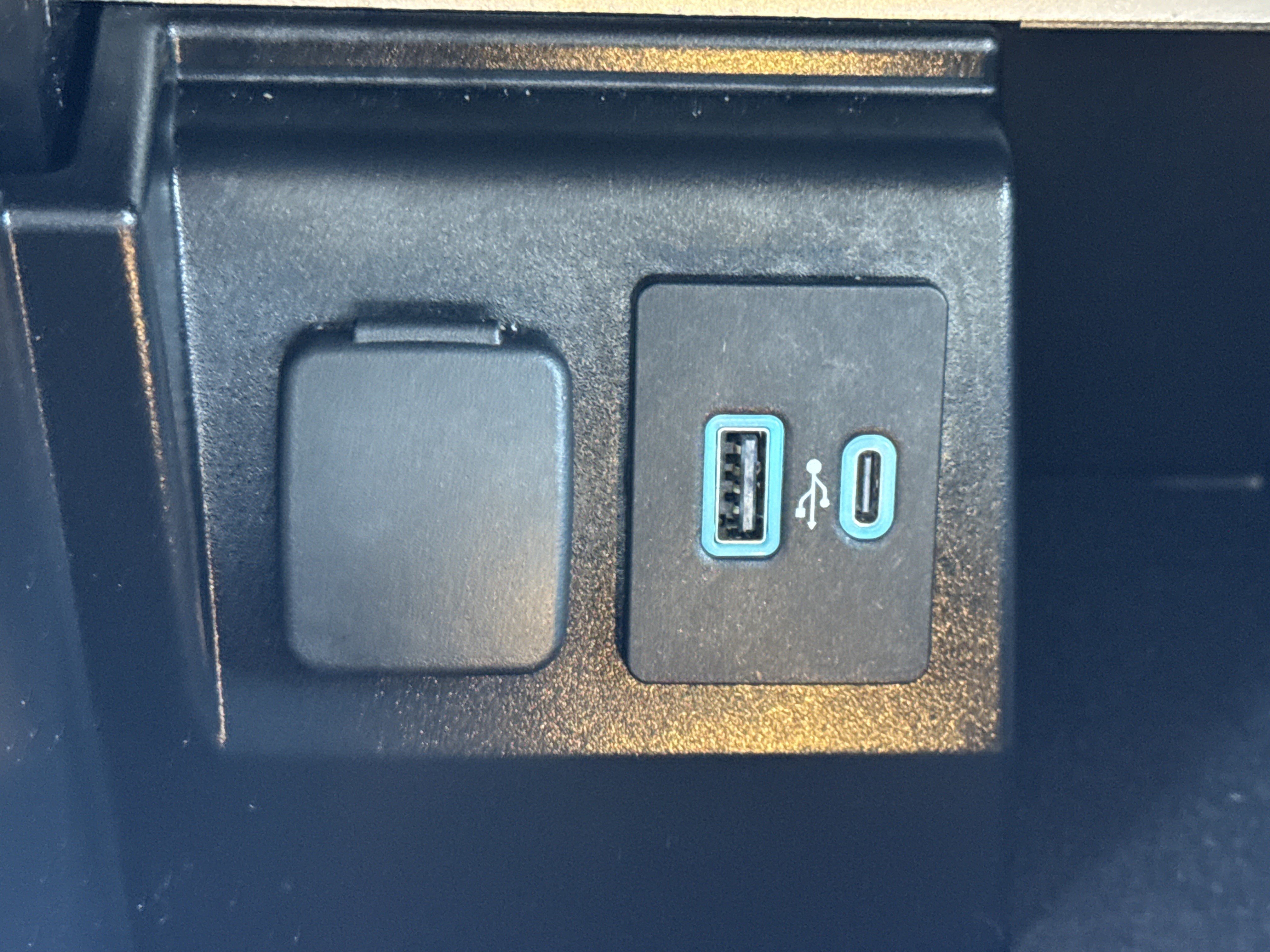 Used 2023 Ford Explorer Limited w/ Hybrid Equipment Group 310A image 23