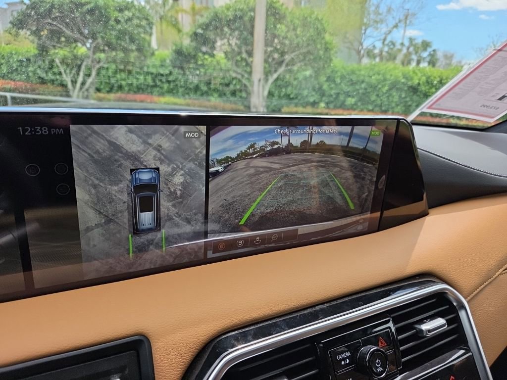 Used 2025 Nissan Armada Platinum Reserve image 4