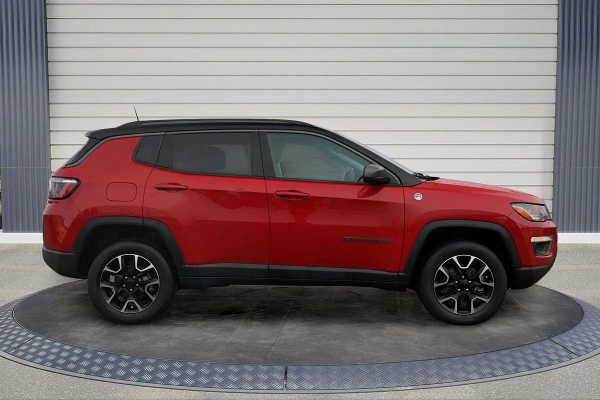 Used 2021 Jeep Compass Trailhawk image 8