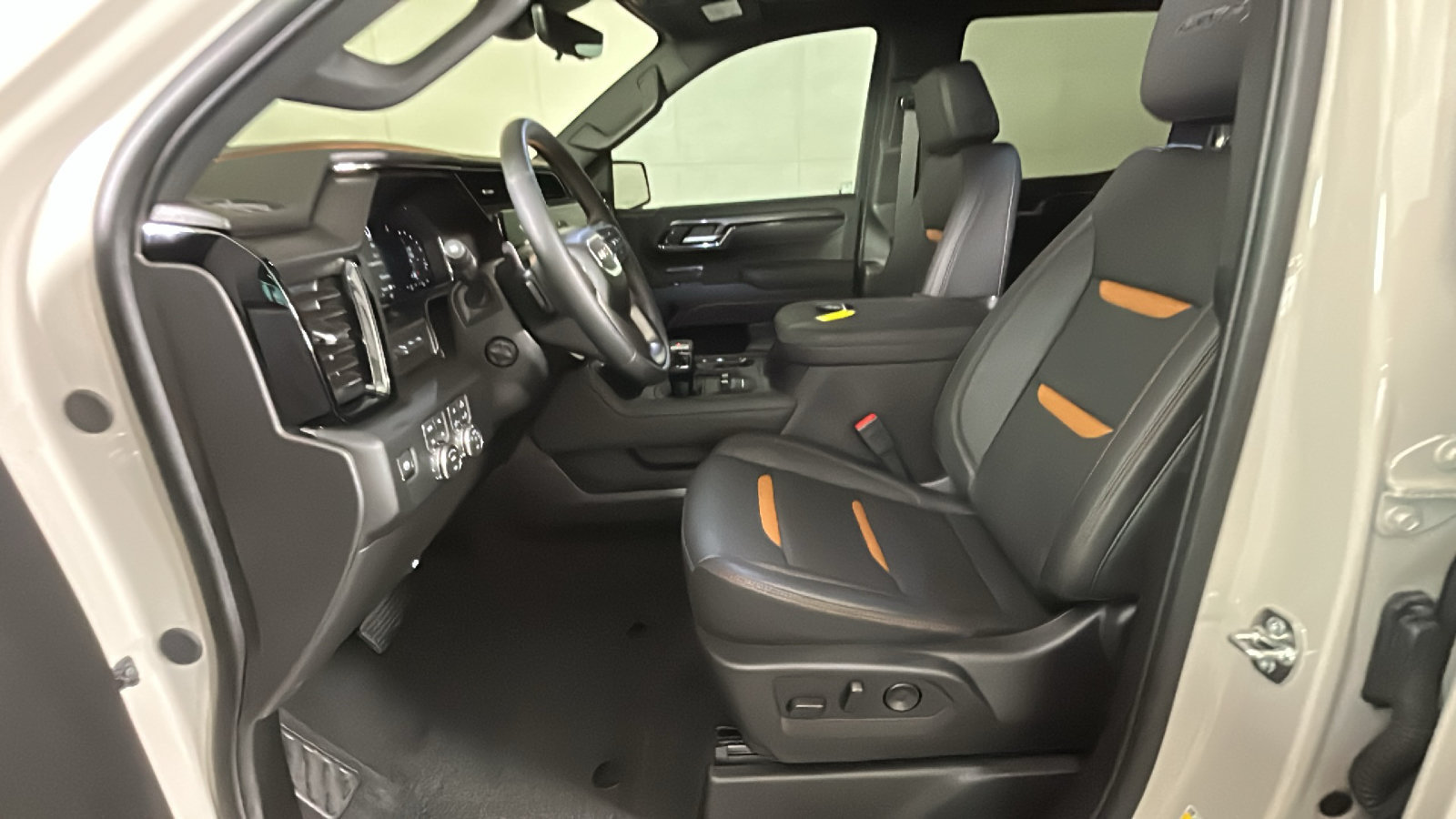Used 2026 GMC Sierra 1500 AT4 w/ AT4 Premium Package AWD/4WD image 14
