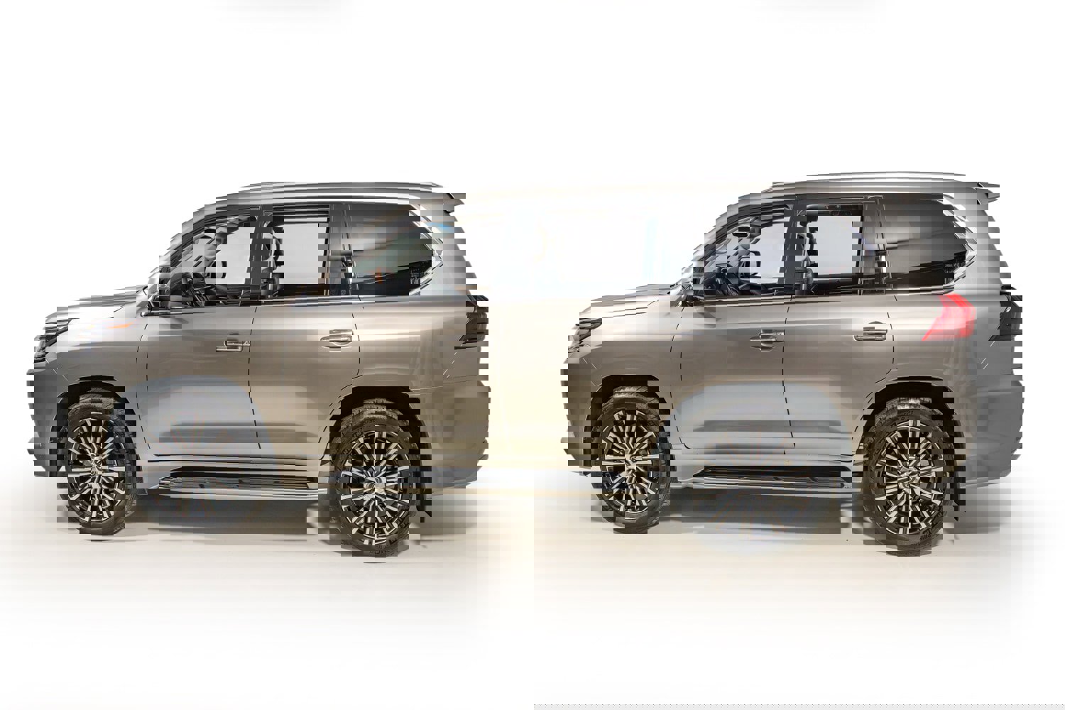 Used 2020 Lexus LX 570 4WD w/ Luxury Package image 3