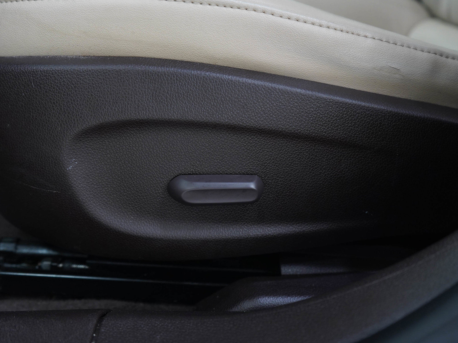 Used 2015 Chevrolet Cruze LTZ w/ Sun, Sound and Sport Package FWD image 25