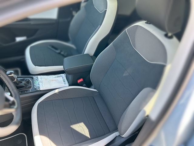 New 2026 Volkswagen Taos SE FWD image 12