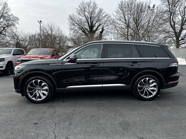 Certified 2025 Lincoln Aviator Reserve image 8