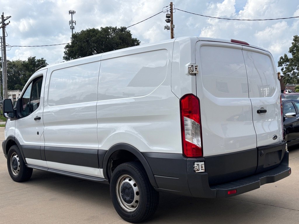 Used 2018 Ford Transit 250 130 Low Roof image 3