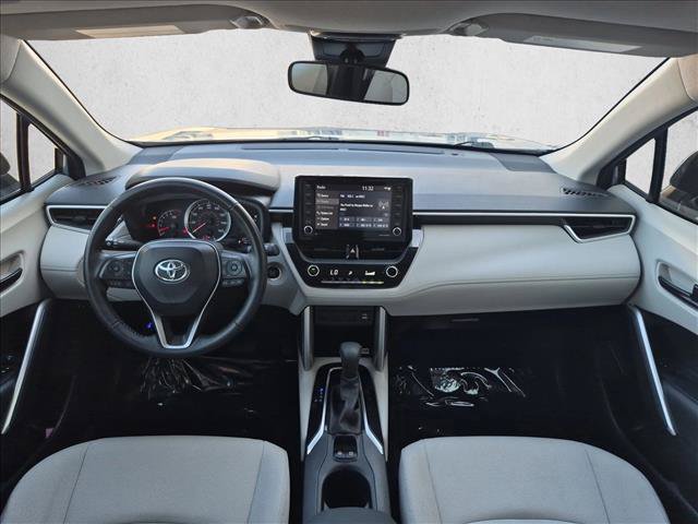 Used 2022 Toyota Corolla Cross LE w/ Moonroof Package AWD/4WD image 17