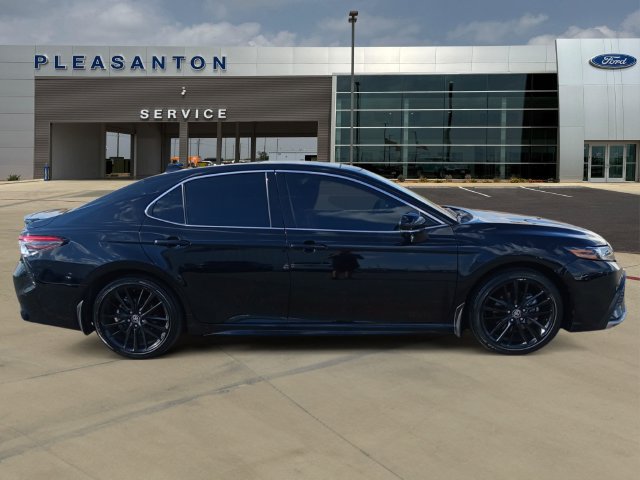 Used 2023 Toyota Camry XSE FWD image 6