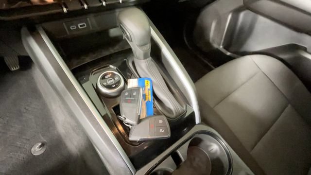 Used 2025 Chevrolet Colorado Trail Boss AWD/4WD image 28