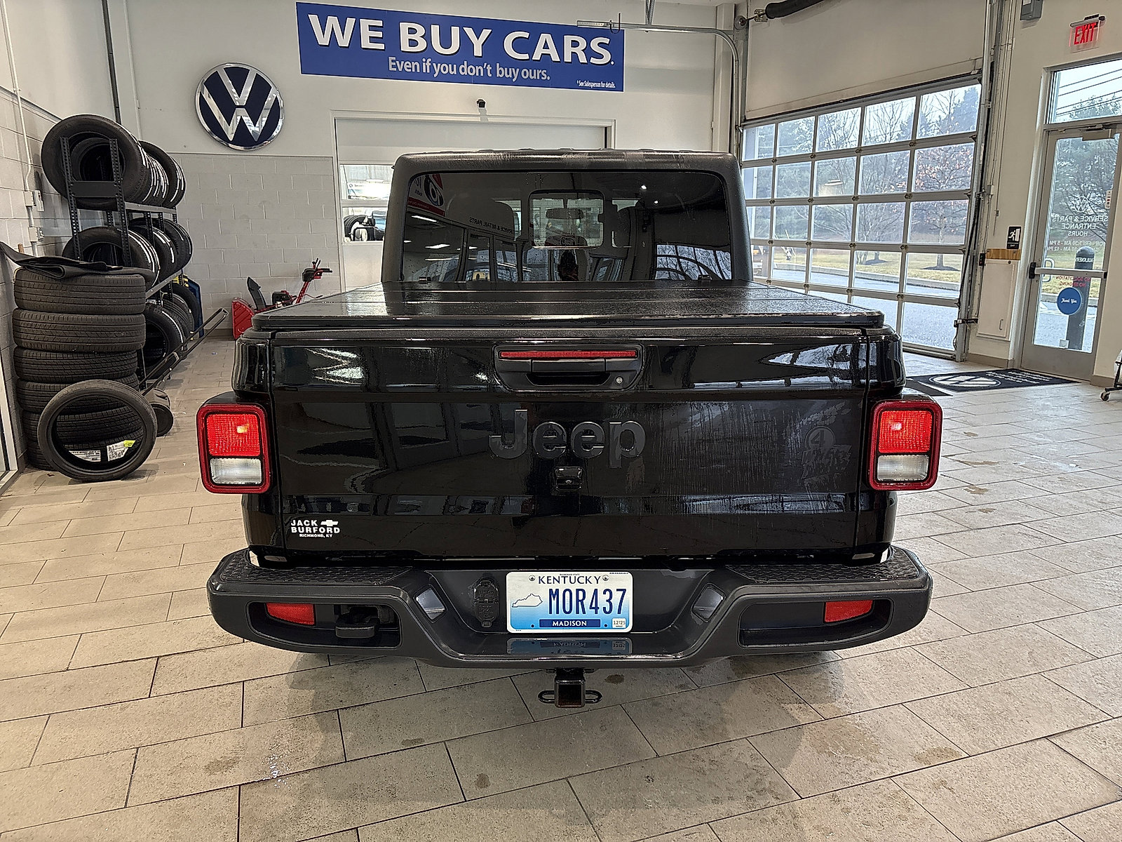 Used 2023 Jeep Gladiator Sport AWD/4WD image 5