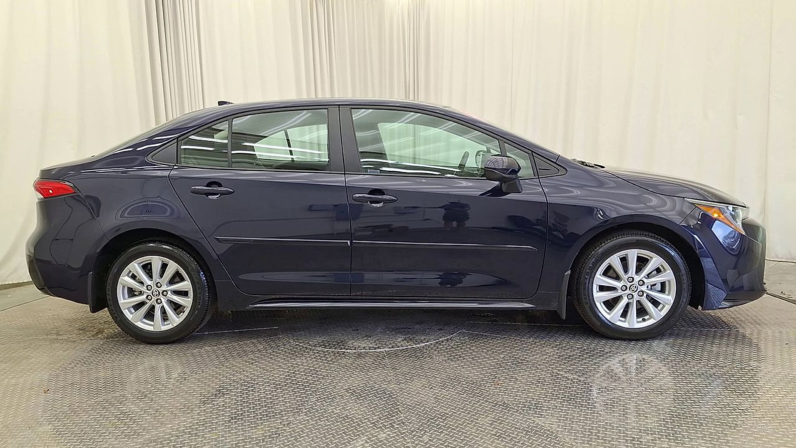 Certified 2025 Toyota Corolla LE w/ LE Premium Package image 4