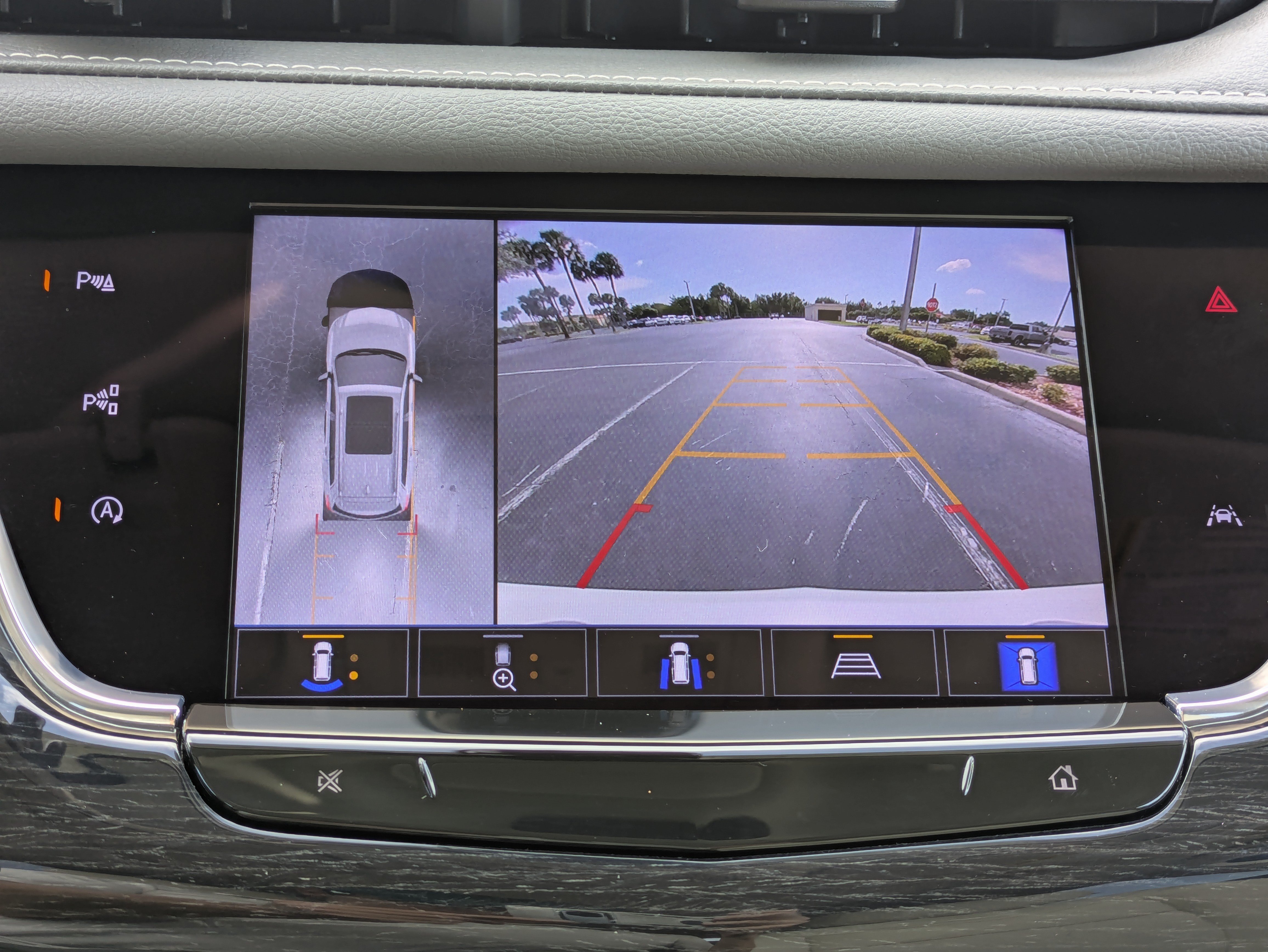 Certified 2025 Cadillac XT6 Premium Luxury w/ Technology Package AWD/4WD image 29