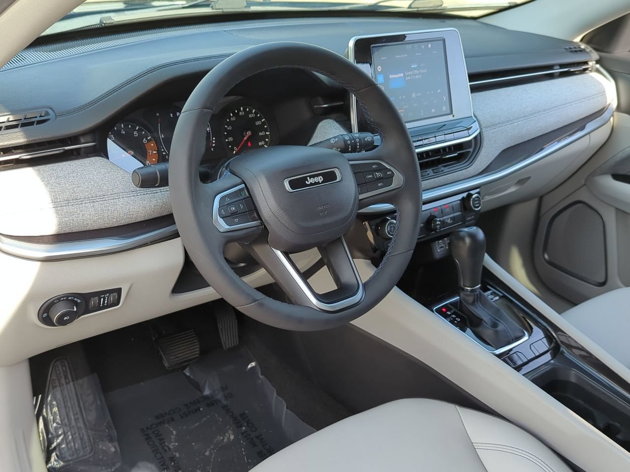 Used 2022 Jeep Compass Latitude FWD image 9