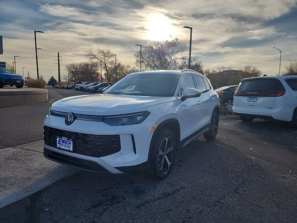 New 2026 Volkswagen Tiguan SE image 1